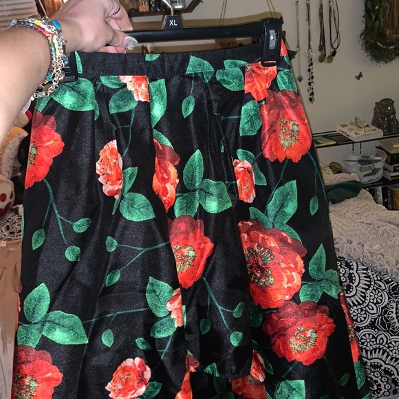 Red and Black Flowered High-Low dress - Picture 4 of 5